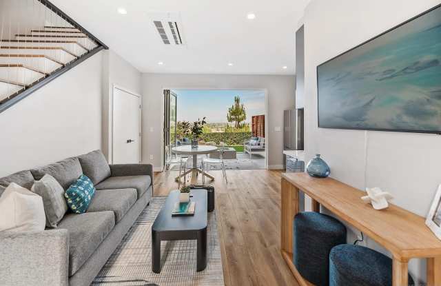 5830 Desert View Dr Gallery 4