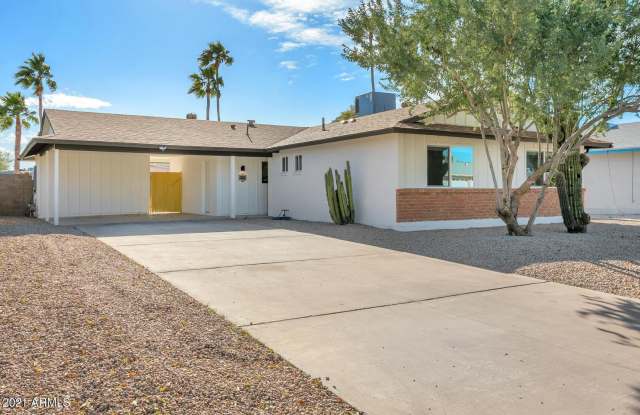 2333 E Paradise Drive photos photos