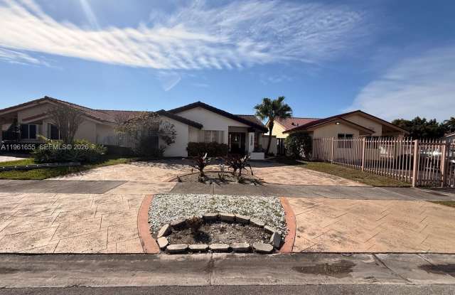 13320 SW 26th Ter photos photos