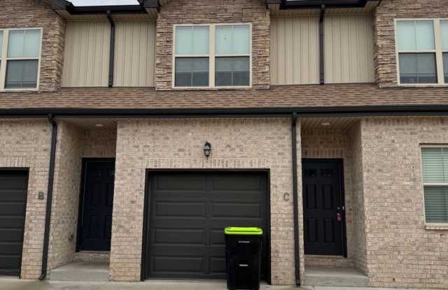 Convenient Location! Lovely 2 Bed 2.5 Bath Townhouse! photos photos