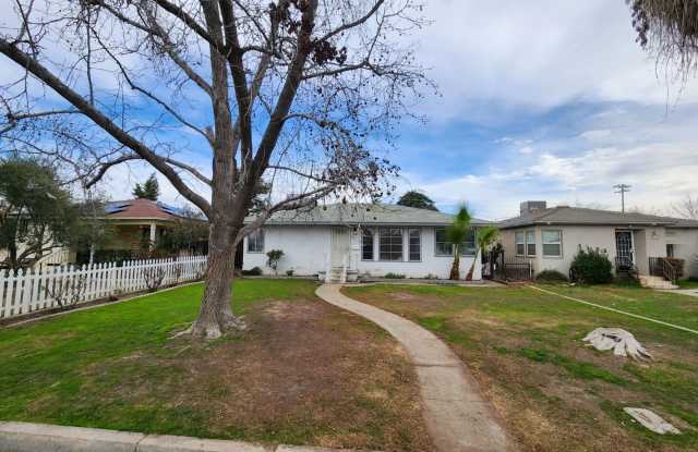 Oleander home with a HUGE shop! photos photos