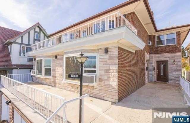 7503 Boulevard E Gallery 1