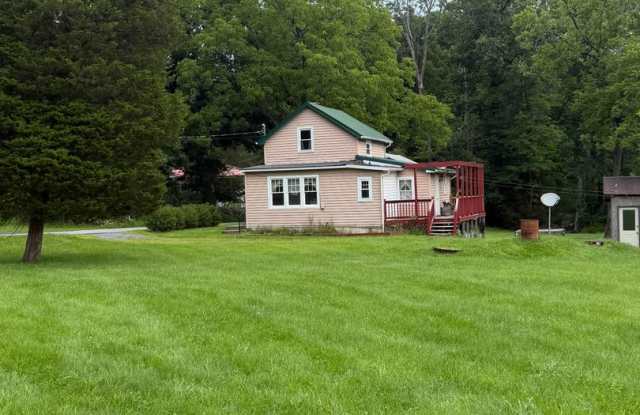 Charming 2-bedroom, 1-bath home in Stroudsburg Gallery 3
