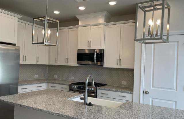 Room in 4 Bedroom Home at Statesville Ave photos photos