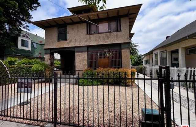 2108 Oak St unit: #B photos photos 2108 Oak St unit: #B photos photos