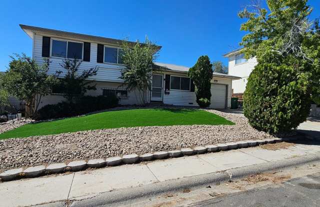 For Rent 3 bed 3 bath Plus 4th room or Office/Den home in Northwest Reno photos photos
