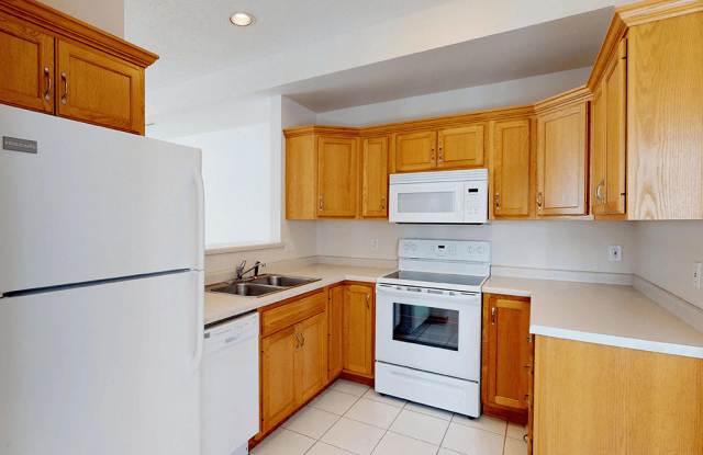 Crystal Bay Townhomes Gallery 2