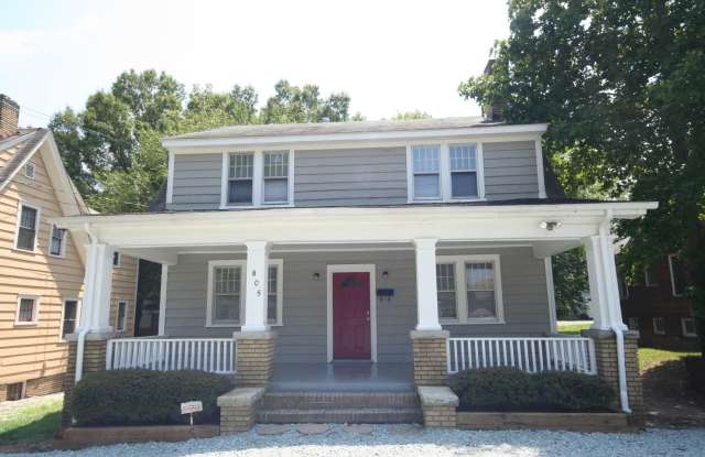 Gorgeous 5 BR House with DECK and FENCED YARD near Duke and Downtown - 805 West Club Boulevard, Durham, NC 27701