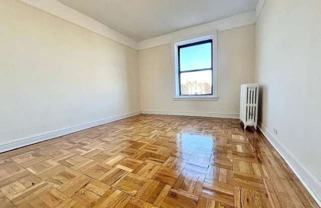 6655 Broadway Gallery 2