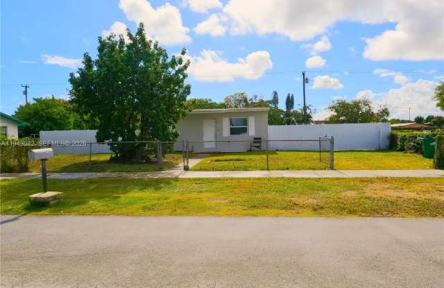 10450 SW 182nd St photos photos