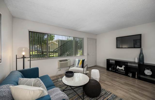 Pinecrest Apartments Gallery 4