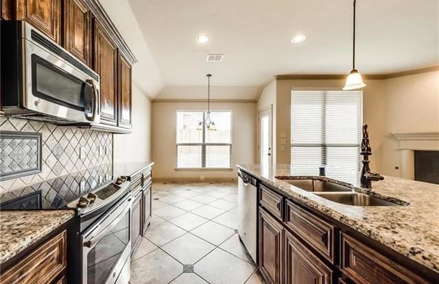 949 Lake Meadow Lane - 949 Lake Meadow Lane, Paloma Creek South, TX 75068