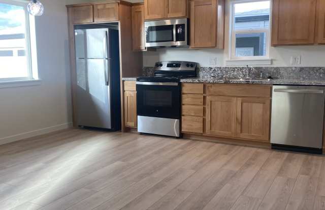 1316 Northeast 7th Street-A Gallery 4