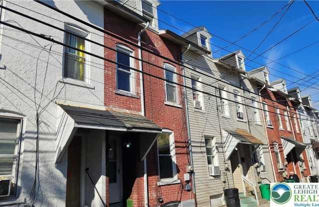 844 N Elliger Street photos photos