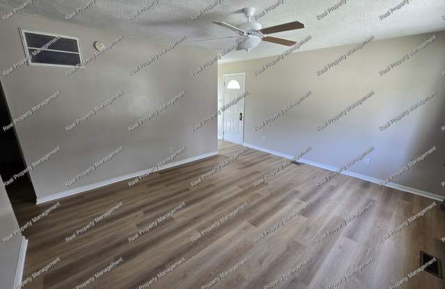 Updated 3 Bedroom Ranch Gallery 4