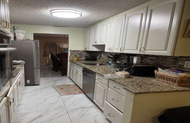 8230 NW 9th Court 6, Plantation, FL 33324 - 1219 photos photos