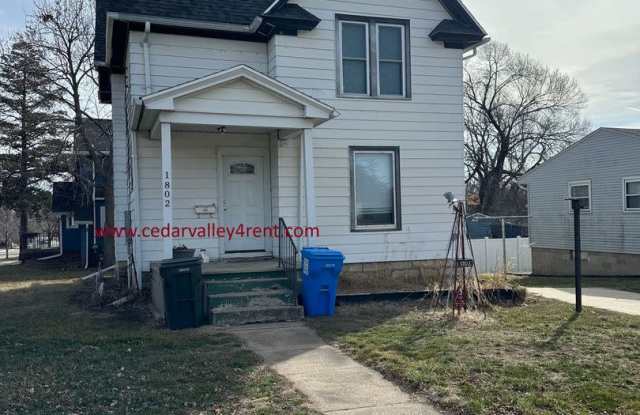 4 Bedroom, 2 Bathroom House for Rent located at 1802 Franklin - 1802 Franklin Street, Cedar Falls, IA 50613