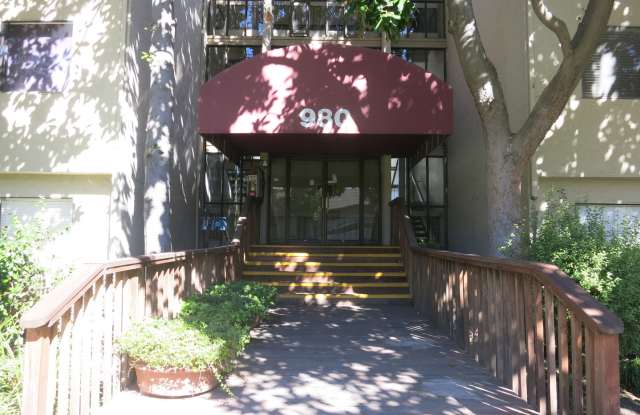 1 bedroom 1 bath condo in heart of Silicon Valley. photos photos