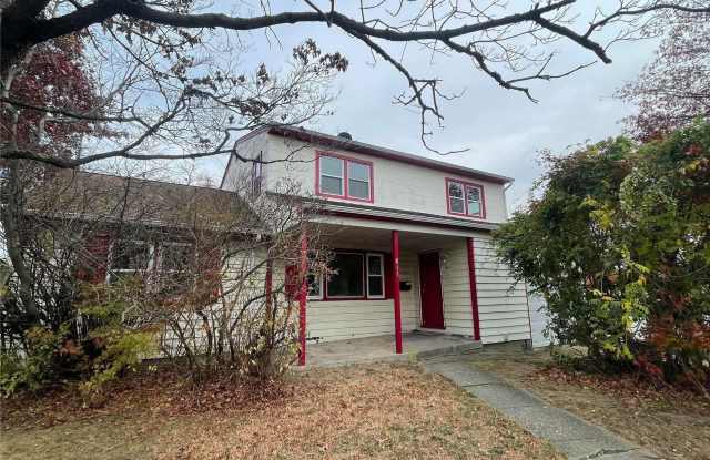 811 Ascan Street - 811 Ascan Street, North Valley Stream, NY 11580