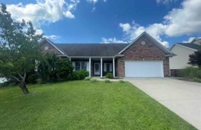 Spacious 4 bedroom/3 bath home - 1420 Overland Drive, Rolla, MO 65401