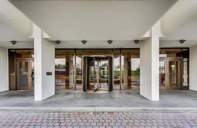 3200 N Lake Shore Drive Gallery 2