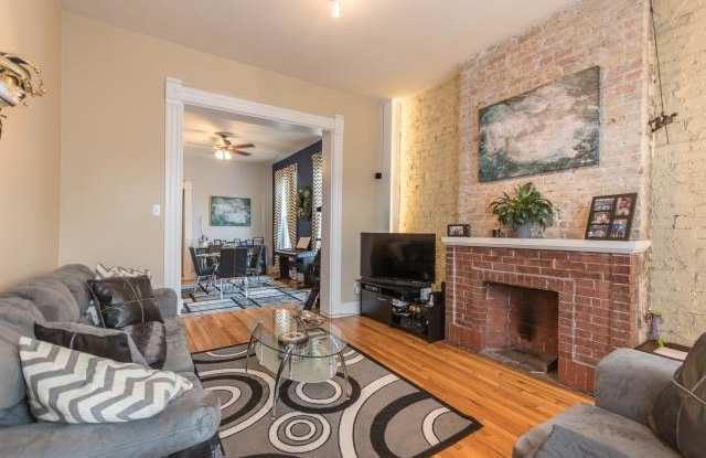 2048 Division - 2048 W Division St, Chicago, IL 60622