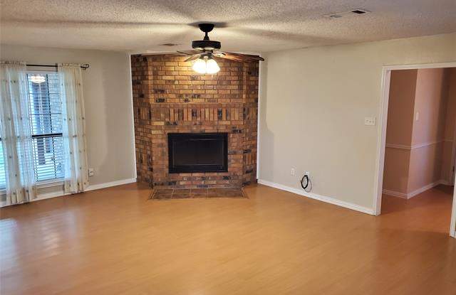 414 Creekside Drive Gallery 3