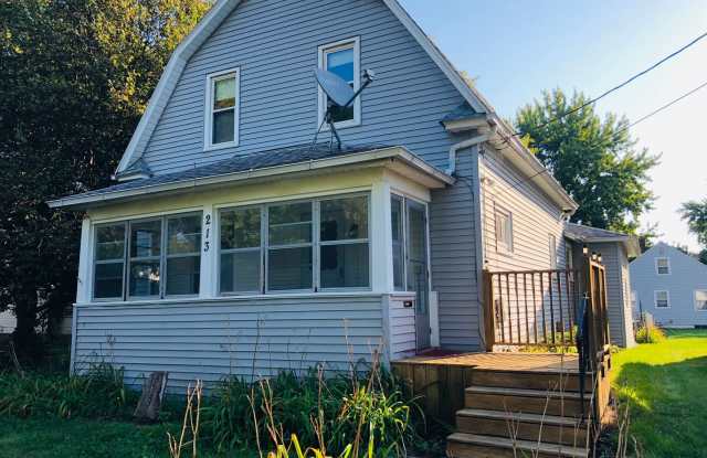 2-Bed House in Waterloo - 213 Moir Street, Waterloo, IA 50701
