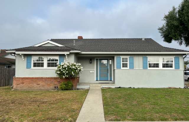 Spacious 3+3 Single Story Home w/ bonus room - close to community college photos photos