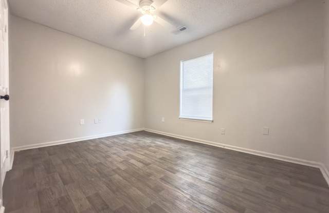 Dobson Place - Spacious 3 Bed / 2 Bath Homes in Prime North Charleston Location! Gallery 2