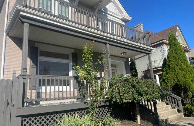 Newly Remodeled 1 Bedroom Gallery 1