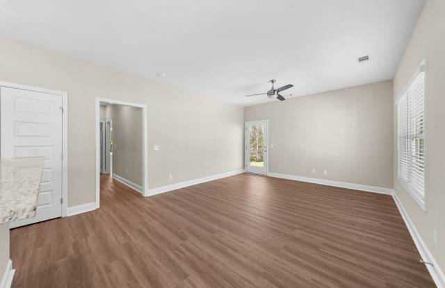 2 Bedroom at Avalon Trace Gallery 3