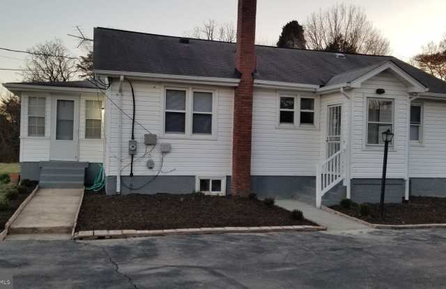 6724 CENTREVILLE ROAD Gallery 3