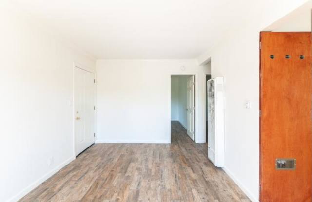 940 N. Summit Ave #3 Gallery 4
