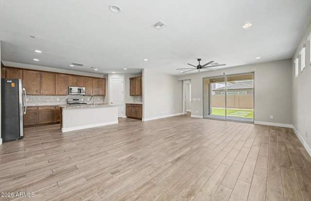 Gorgeous 5 bed/3 bath home in the sought-after Eastmark subdivision in Mesa Gallery 4