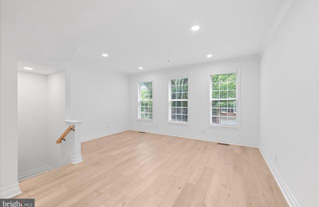 329 HELMUTH Lane Gallery 4