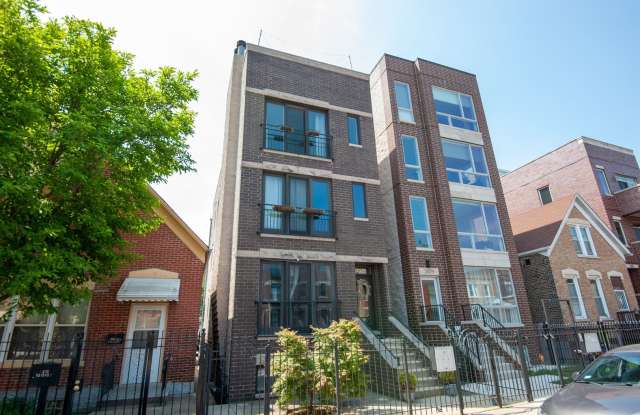 2427 W Augusta Boulevard photos photos