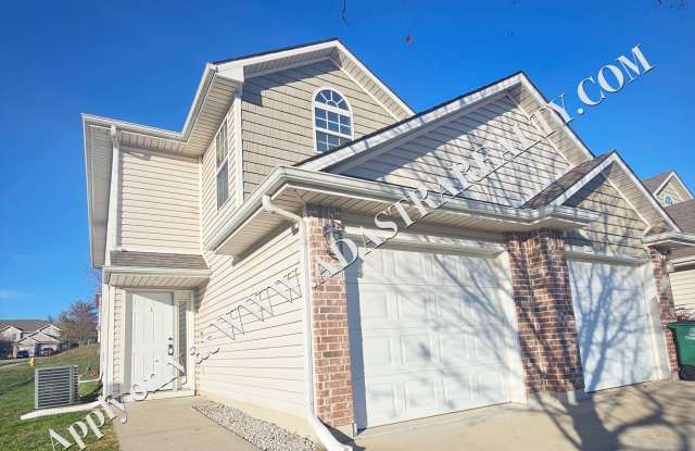Beautiful Townhome in Blue Springs-Available NOW!! photos photos
