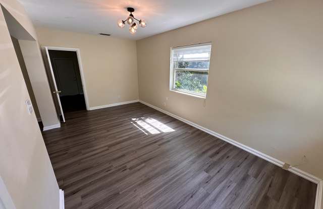 2851 Dellwood Avenue Gallery 2