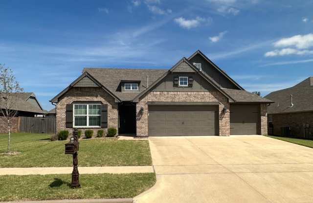 2604 W Yuma St - 2604 West Yuma Street, Broken Arrow, OK 74011