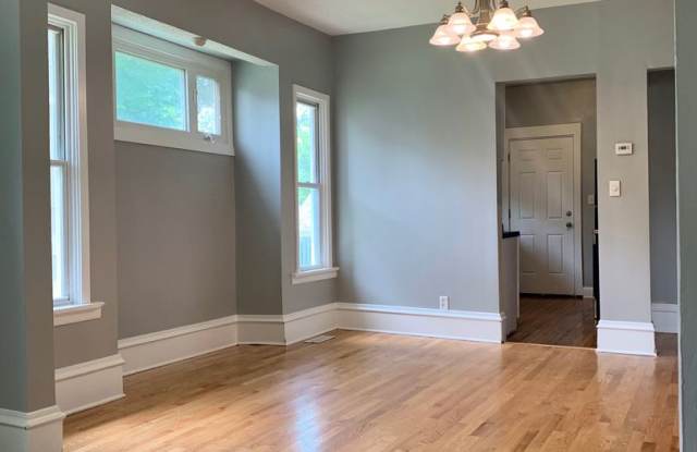 Beautiful 4 bedroom plus Den Home in Minneapolis! photos photos