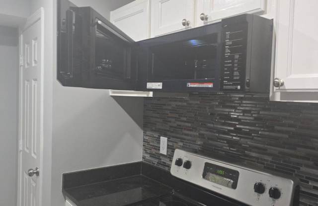 9605 LAKE POINTE Court Gallery 4
