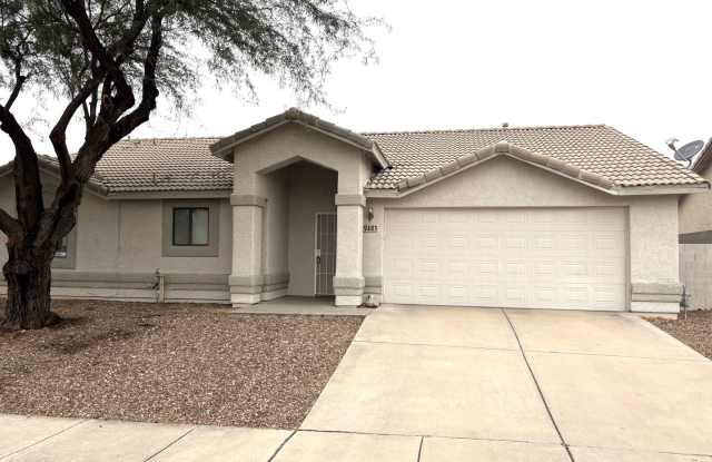 Rita Ranch ready for move in - 9483 East Ashford Drive, Tucson, AZ 85747