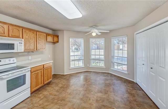 820 Topaz Drive Gallery 3