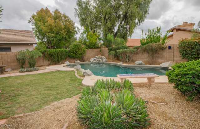 4715 E GATEWOOD Road Gallery 3