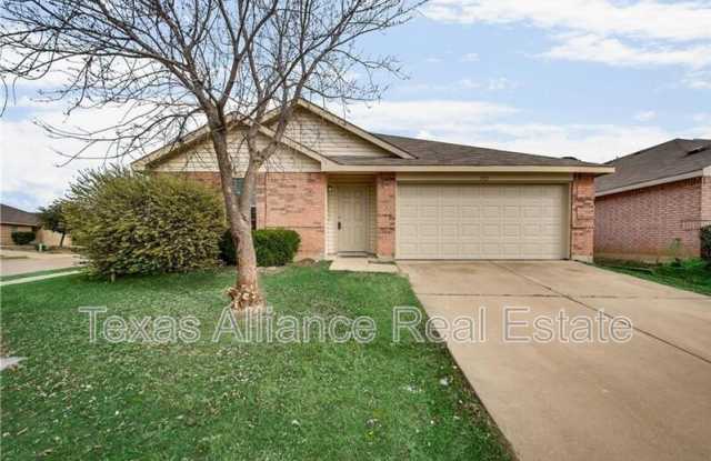 1512 Queens Brook Lane - 1512 Queens Brook Lane, Fort Worth, TX 76140