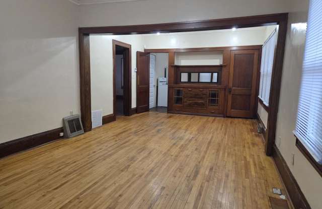 3554 Girard Avenue North Gallery 2