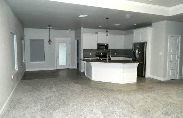203 Northwest Granite Avenue Gallery 2
