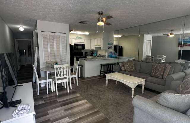 PRICE DROP!!!!! $250.00 off first months rental rate with approved application! Great 1 Bedroom Fully Set Up Condo Available Now! - 17670 Front Beach Road, Panama City Beach, FL 32413