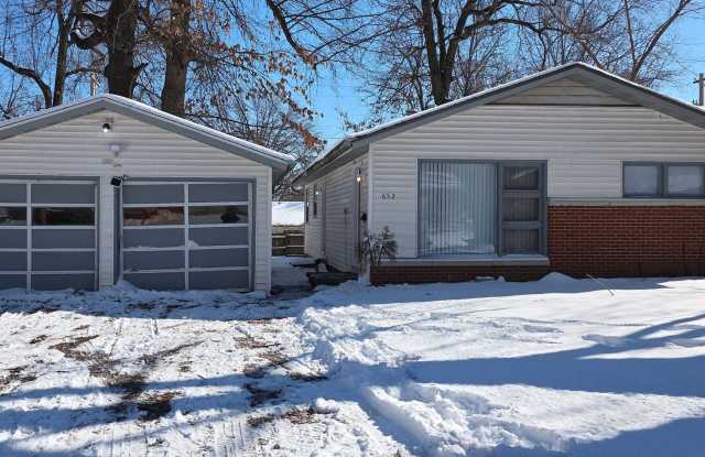 3 Bedroom 1 Bathroom Home for $1095! 2 Car Garage! photos photos